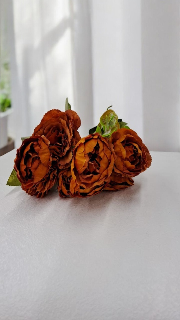 Bouquet de pivoines et oeillets orange