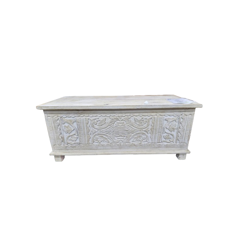 Wdn carved box (coffre)