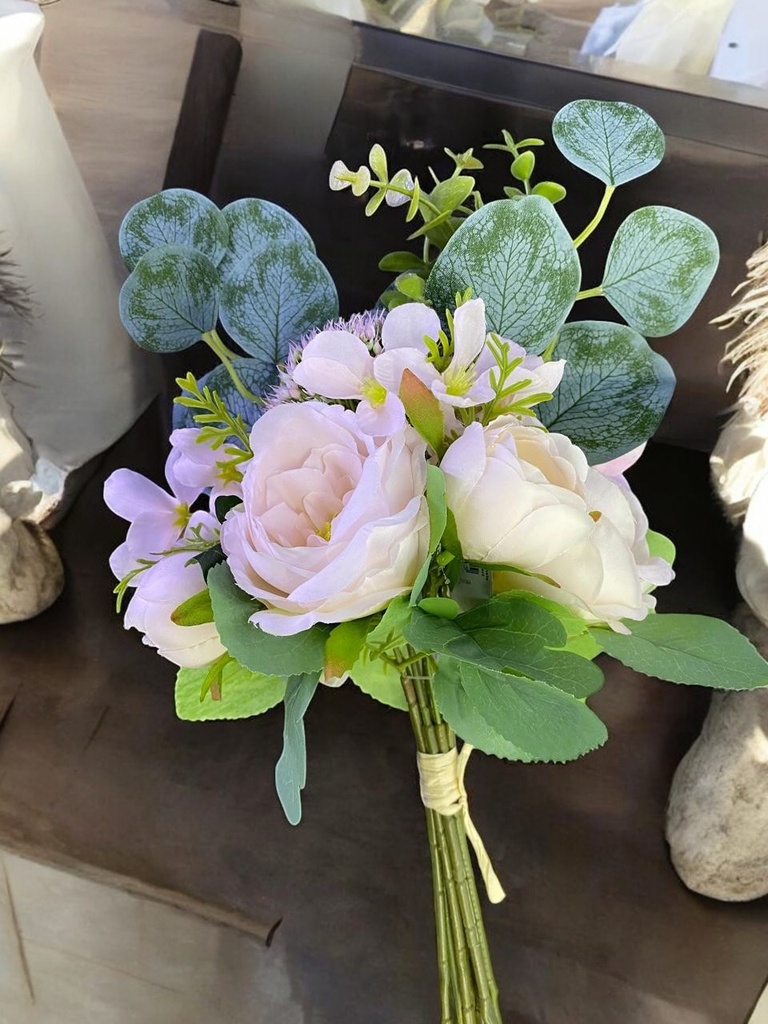 Fleur bouquet euca hortensia pivoine coloris crème et vert