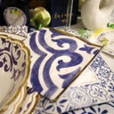 20 Serviettes Cocktail Dolce Vita Papier Bleu Roi, Blanc et Or 24x24cm - 3 Plis