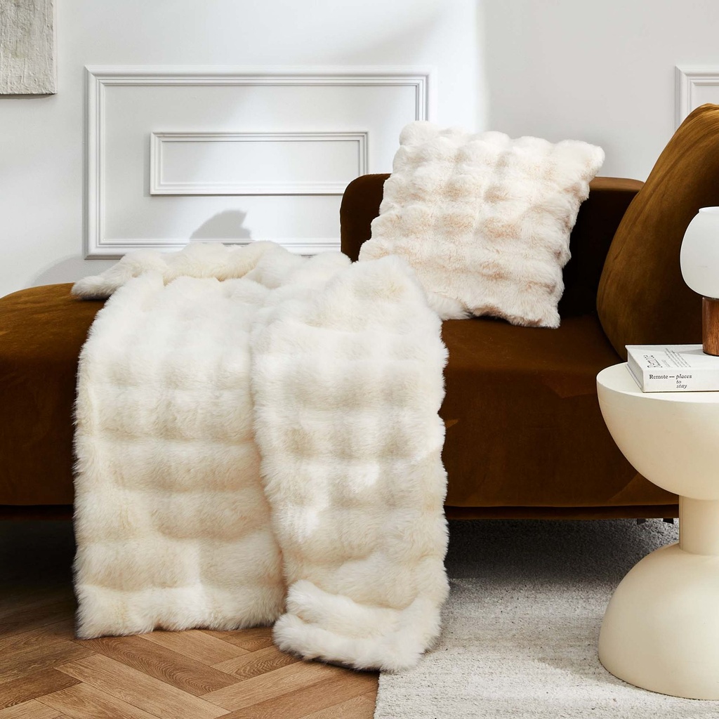 Coussin dehoussable compresse 45 x 45 cm imit. fourrure/velours mounty naturel